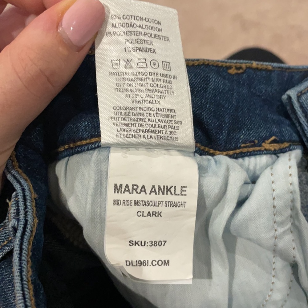 DL1961 Mara High Rise Straight Ankle Crop - Picture 4 of 5